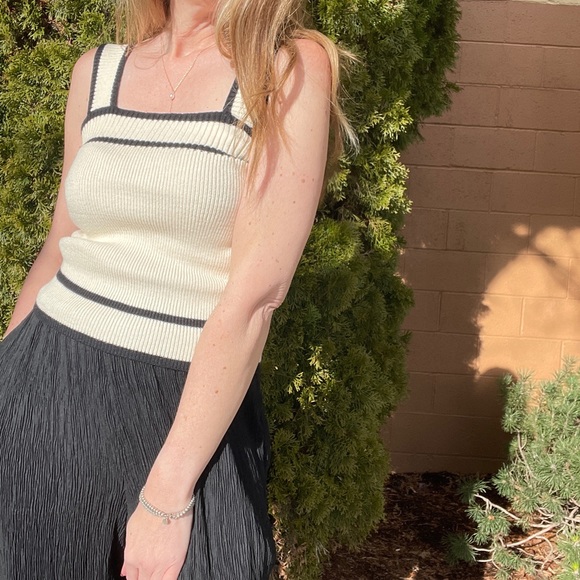 New Coastal Stripe Knit Sweater Tank - Picture 10 of 10